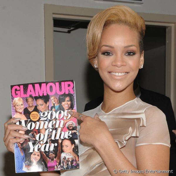 Rihanna, sempre ? frente das tend?ncias, combinou batom e esmalte nude no evento Glamour Women of the Year 2009